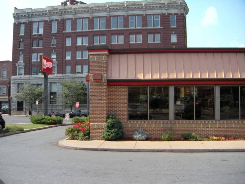 Wendys | restaurant | 308 Broadway, Bethlehem, PA 18015, USA | 6106917730 OR +1 610-691-7730