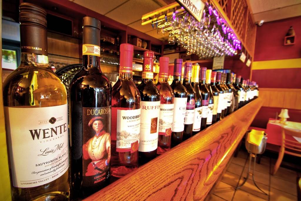 Marolas Restaurant Of Coral Springs | restaurant | 929 N University Dr, Coral Springs, FL 33071, USA | 9547960544 OR +1 954-796-0544