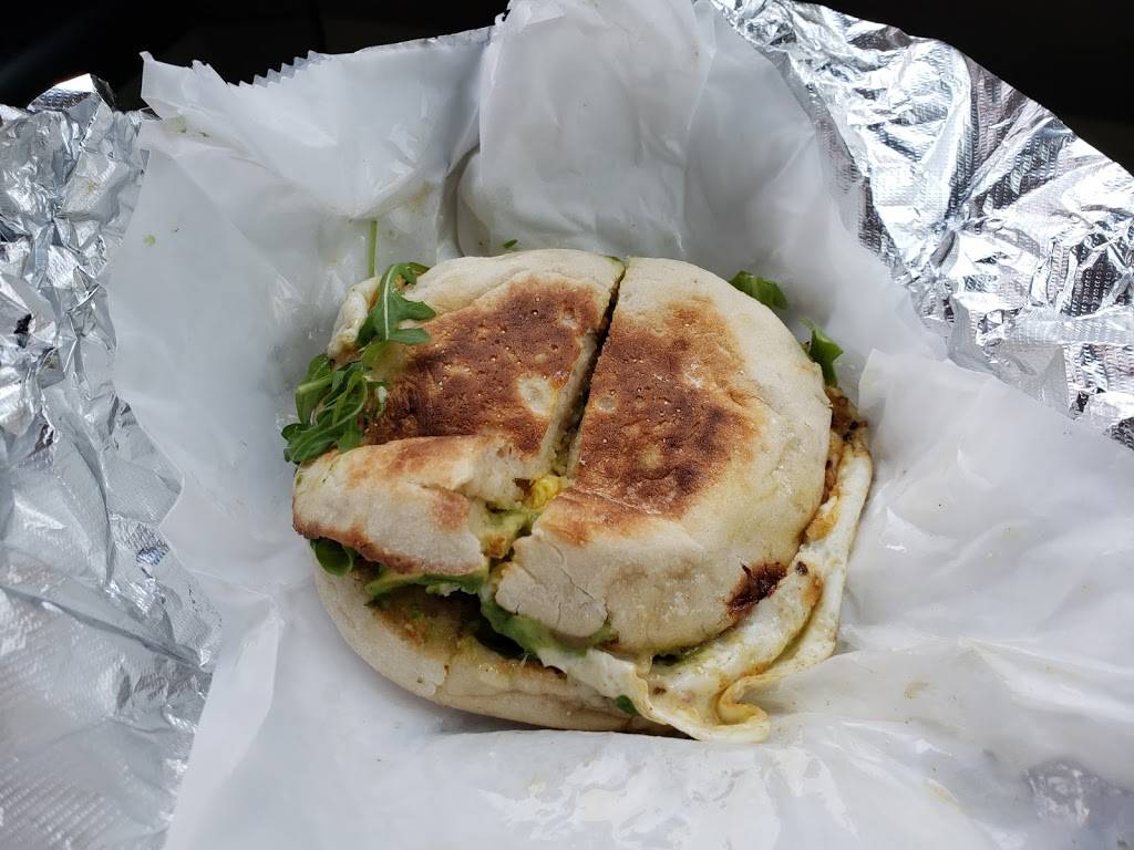 The Blue Willow Fine Foods and Bakery | bakery | 1426 US-6, Wellfleet, MA 02667, USA | 5083490900 OR +1 508-349-0900