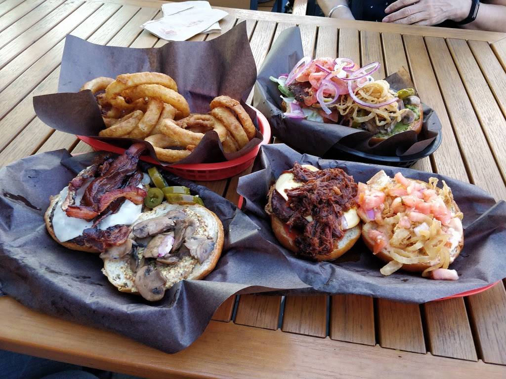 Woodys Burgers | restaurant | 3795 Lake Shore Blvd W, Etobicoke, ON M8W 1R2, Canada | 4165462093 OR +1 416-546-2093