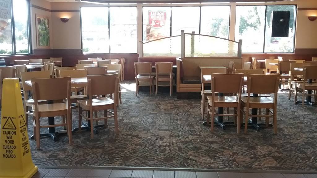 Wendys | restaurant | 5788 Lindero Canyon Rd, Westlake Village, CA 91362, USA | 8188799416 OR +1 818-879-9416