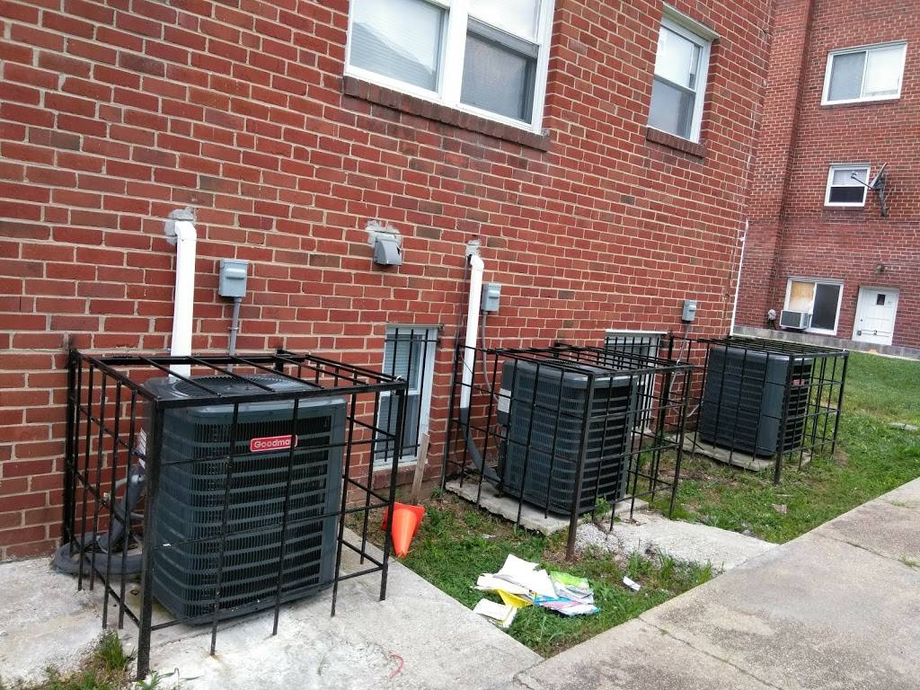 Takoma Park Shopping Center | shopping mall | 6875 New Hampshire Ave, Chillum, MD 20912, USA | 7034424300 OR +1 703-442-4300