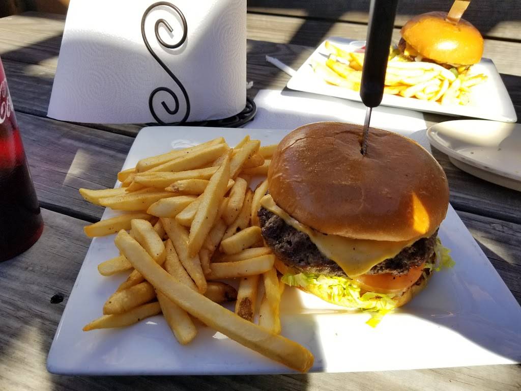 Bennys Classic Grill | restaurant | 10302 Garland Rd, Dallas, TX 75218, USA | 2143241312 OR +1 214-324-1312