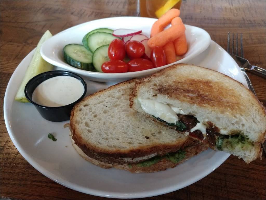 Vintage Brewing Co. Sauk Prairie | restaurant | 600 Water St, Sauk City, WI 53583, USA | 6083708200 OR +1 608-370-8200