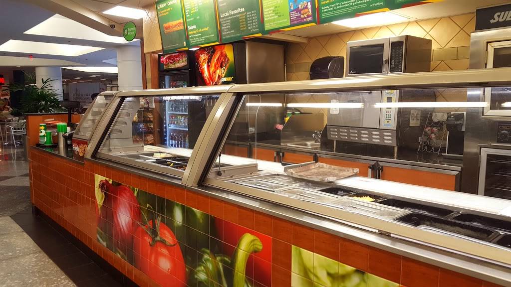 Subway Restaurants | restaurant | 1625 Chestnut St, Philadelphia, PA 19103, USA | 2158518019 OR +1 215-851-8019