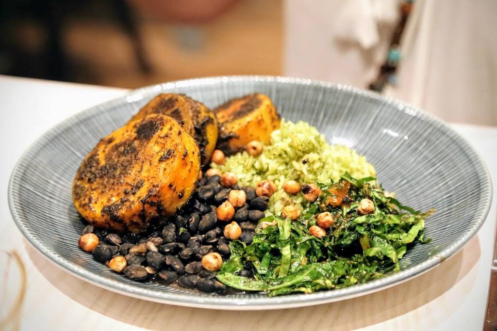 Sebastians Bistro | restaurant | 1114 Cayman Way, Lake Buena Vista, FL 32830, USA | 4079395277 OR +1 407-939-5277