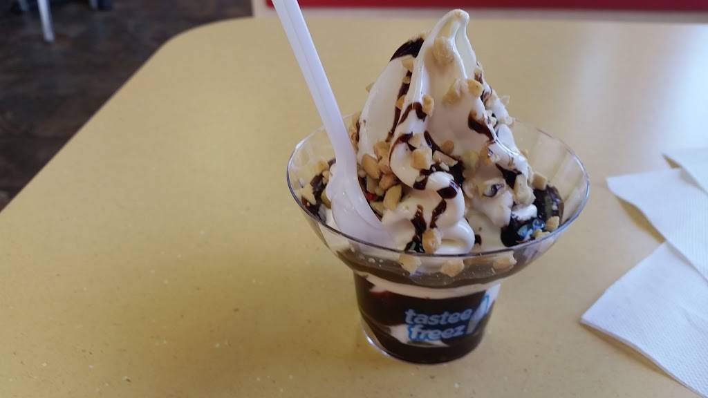 Wienerschnitzel | restaurant | 1071 Wonder World Dr, San Marcos, TX 78666, USA | 5123927077 OR +1 512-392-7077