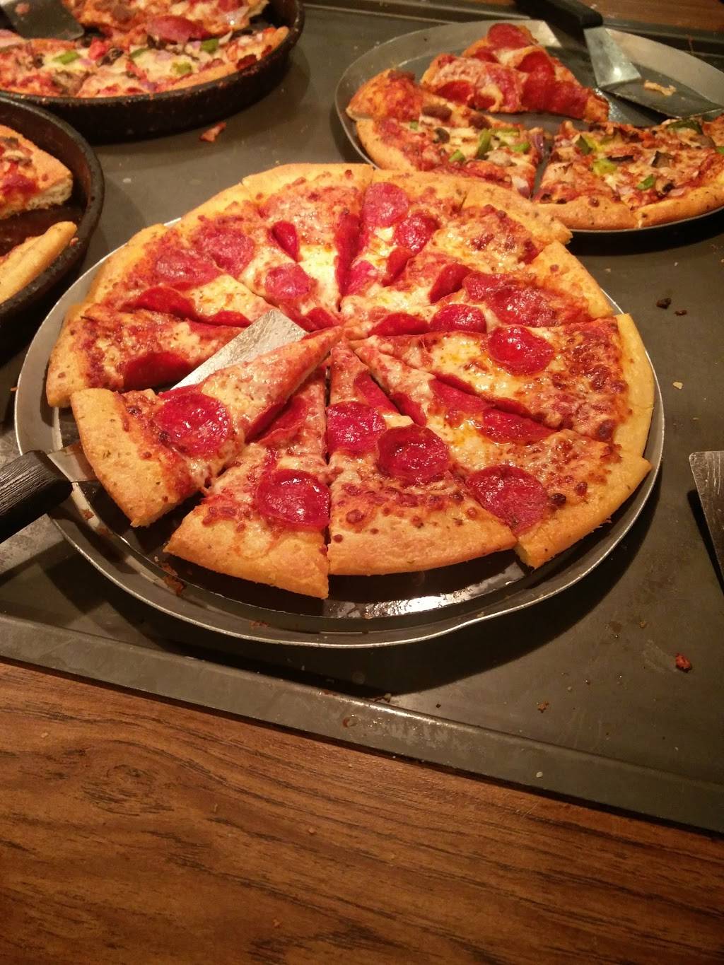 Pizza Hut | restaurant | 1619 N Bloomington St, Streator, IL 61364, USA | 8156735528 OR +1 815-673-5528