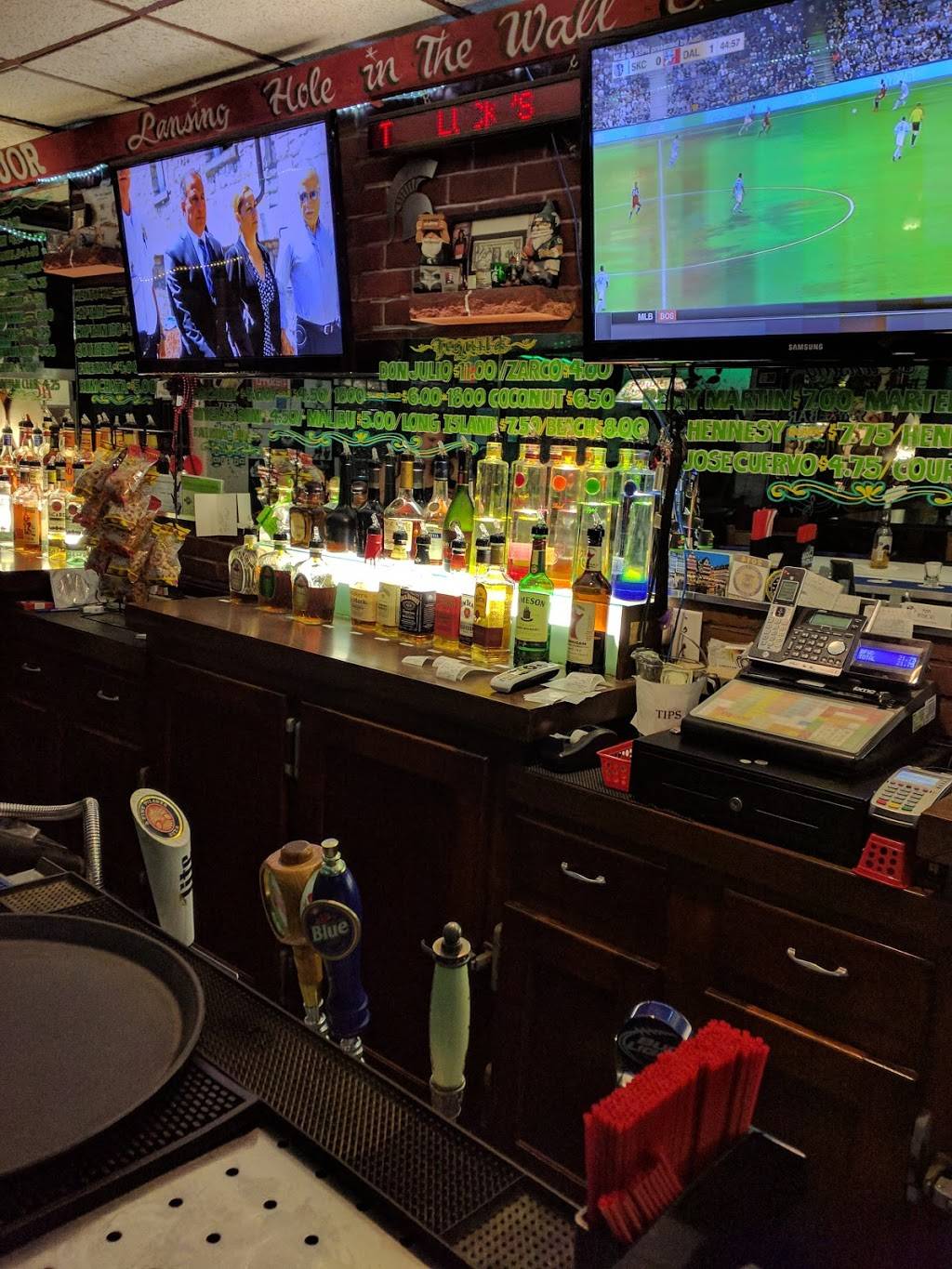 Luckys | restaurant | 400 Baker St, Lansing, MI 48910, USA | 5179936309 OR +1 517-993-6309