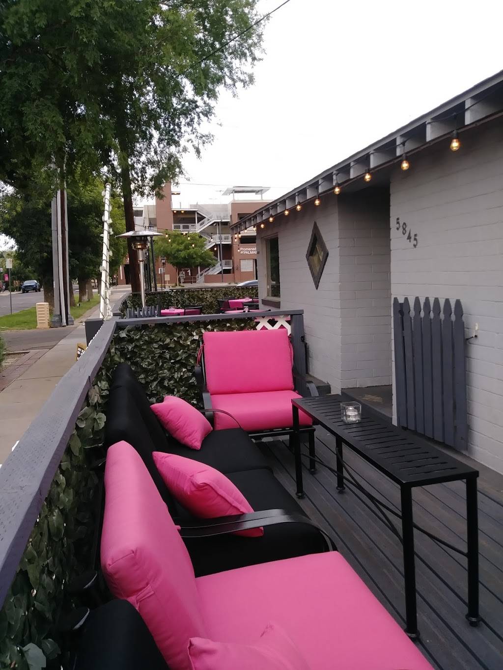 Sign of the Thymes Bistro | restaurant | 5845 W Palmaire Ave, Glendale, AZ 85301, USA | 6239315777 OR +1 623-931-5777