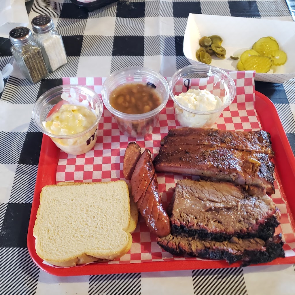 AAA BBQ | restaurant | 104 E Main St, Bishop, TX 78343, USA | 3612904600 OR +1 361-290-4600