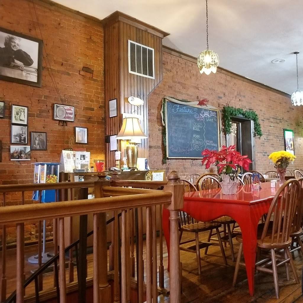 Yesterdaze | restaurant | 101 S 2nd St, Boonville, IN 47601, USA | 8128970858 OR +1 812-897-0858