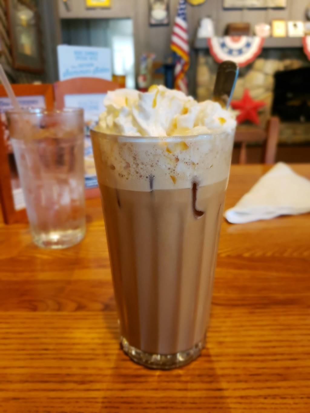 Cracker Barrel Old Country Store | restaurant | 34 Tunnel Rd, Asheville, NC 28805, USA | 8283507531 OR +1 828-350-7531