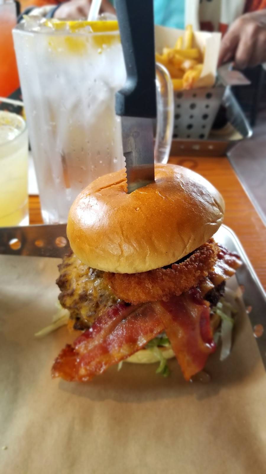 Chilis Grill & Bar | meal takeaway | 320 Larkin Dr, Monroe, NY 10950, USA | 8457748217 OR +1 845-774-8217