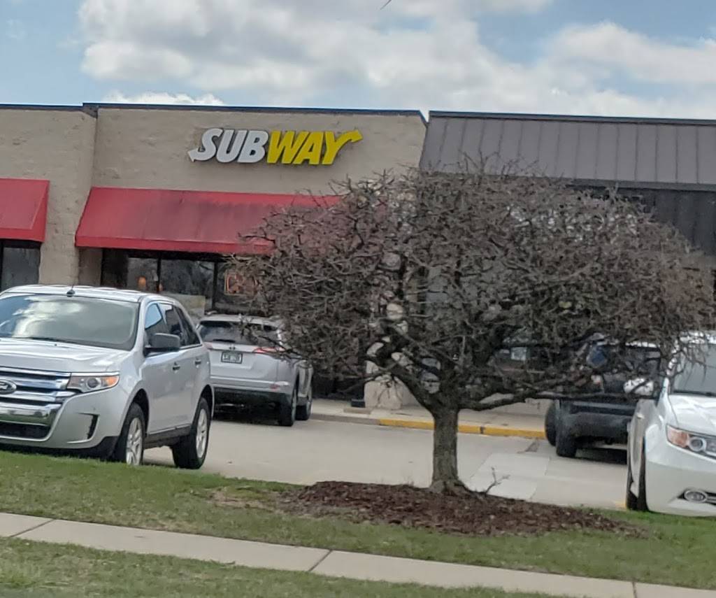 Subway Restaurants | restaurant | 6780 E 10 Mile Rd, Center Line, MI 48015, USA | 5867594798 OR +1 586-759-4798
