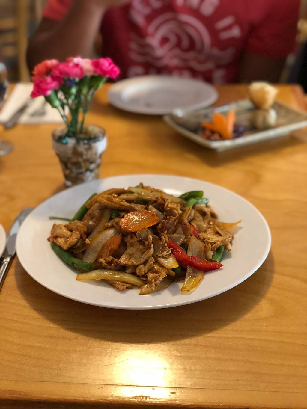 Benjarong Restaurant | restaurant | 214 Main St, Acton, MA 01720, USA | 9786359580 OR +1 978-635-9580