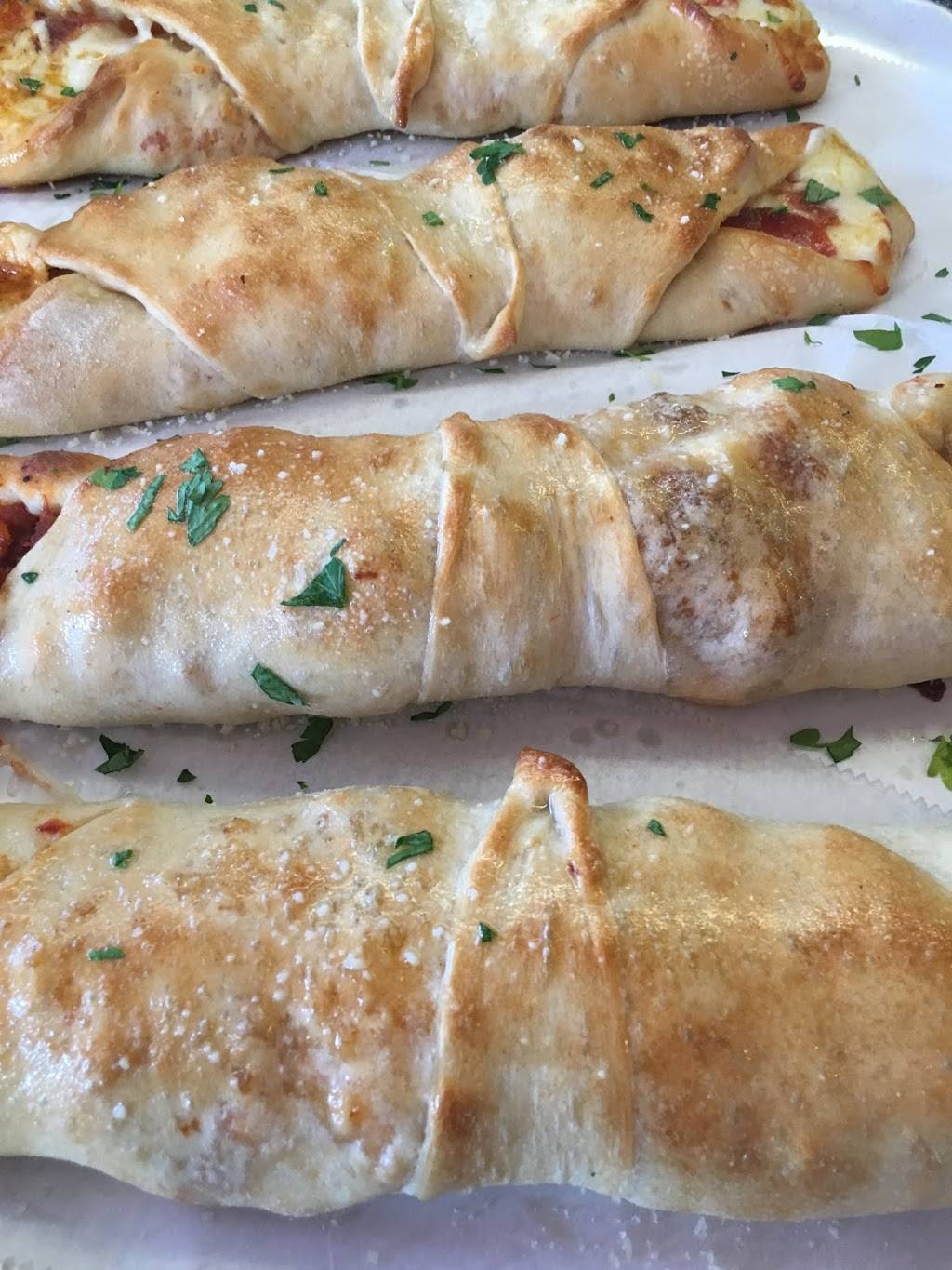 Pecorino’s Pizzeria & Deli | restaurant | 318 Blooming Grove Turnpike, New Windsor, NY 12553, USA | 8455653650 OR +1 845-565-3650