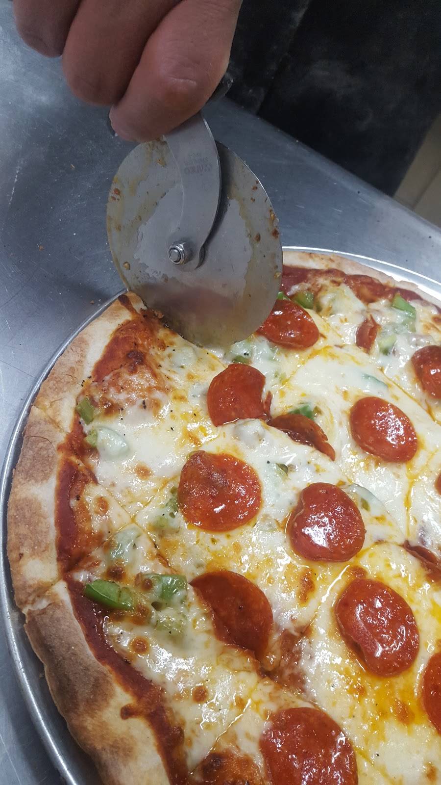 A-Town Pizza Pub & Grill | restaurant | 1941 W Galena Blvd, Aurora, IL 60506, USA | 6308440044 OR +1 630-844-0044