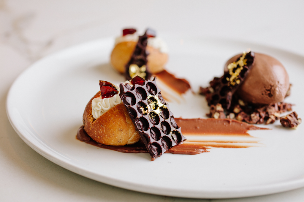 Spiaggia | night club | 980 N Michigan Ave Suite 1, Chicago, IL 60611, USA | 3122802750 OR +1 312-280-2750