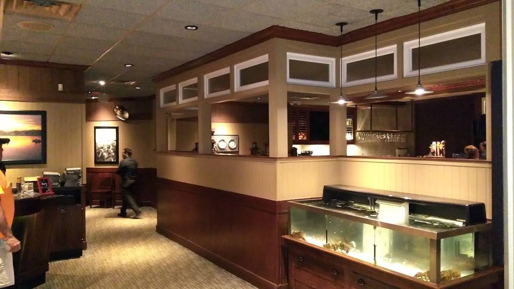 Red Lobster | restaurant | 215 E Merritt Island Causeway, Merritt Island, FL 32952, USA | 3214533520 OR +1 321-453-3520