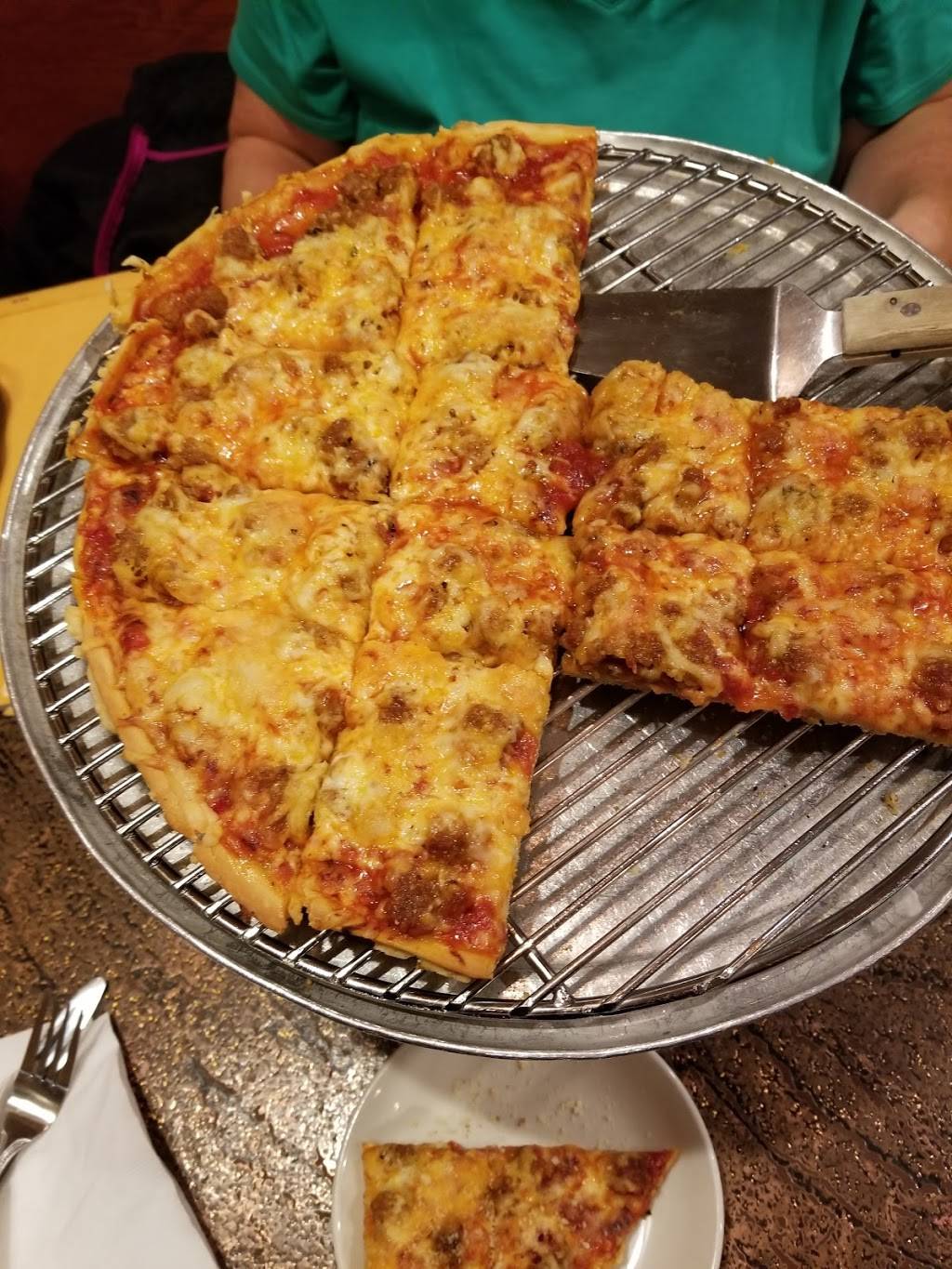 Aurelios Pizza | restaurant | 1372 Main St, Crete, IL 60417, USA | 7086724000 OR +1 708-672-4000