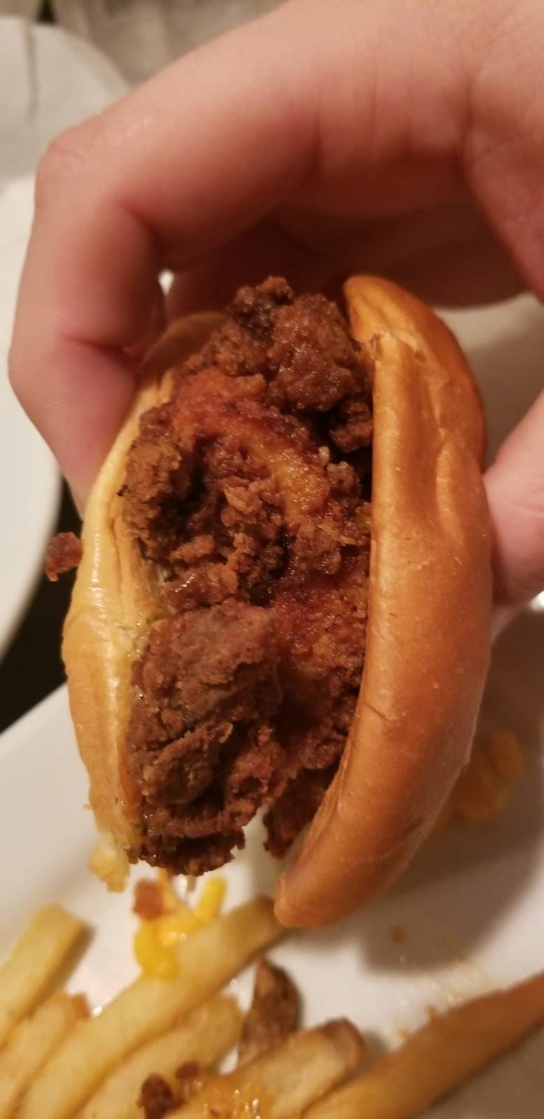 Ruby Tuesday | restaurant | 101 Lehigh Valley Mall, Whitehall, PA 18052, USA | 6102647787 OR +1 610-264-7787