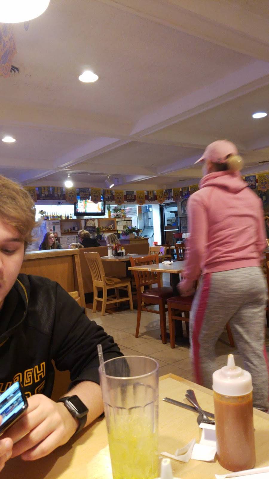 Little Chef Diner | restaurant | 560 John St, Paxton, IL 60957, USA | 2173796400 OR +1 217-379-6400