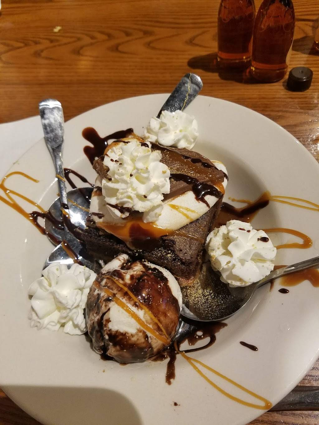 Cracker Barrel Old Country Store | restaurant | 1175 Palm Bay Rd NE, Melbourne, FL 32905, USA | 3219527555 OR +1 321-952-7555