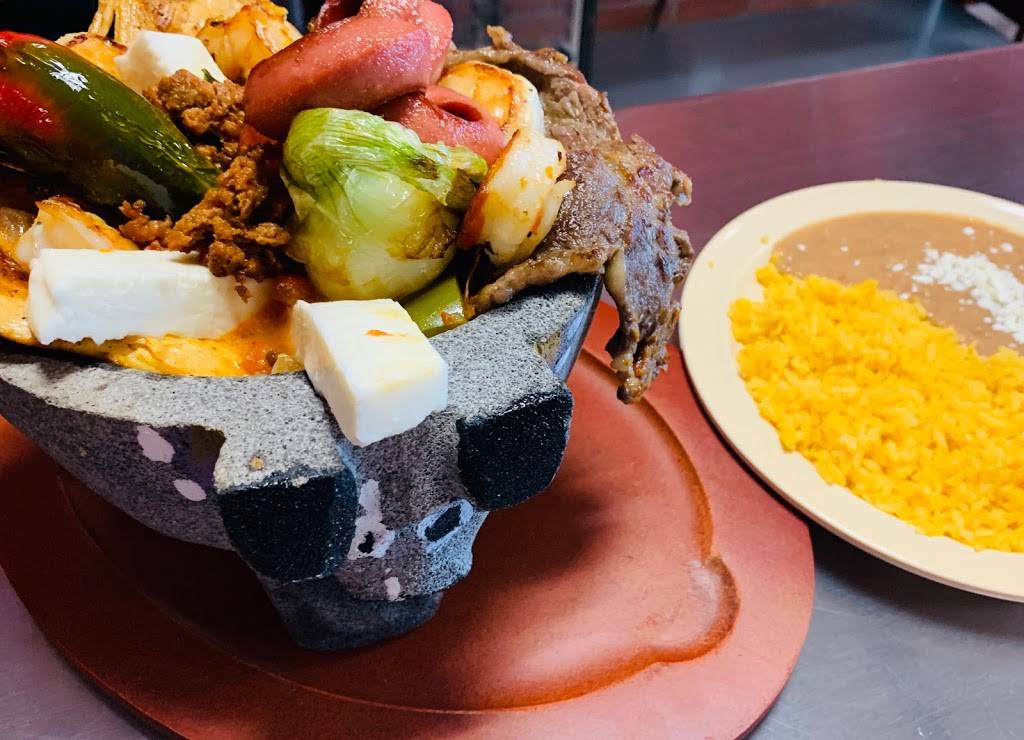 Taqueria el maguey llc | restaurant | 830 Laura St, Casselberry, FL 32707, USA | 3214220055 OR +1 321-422-0055