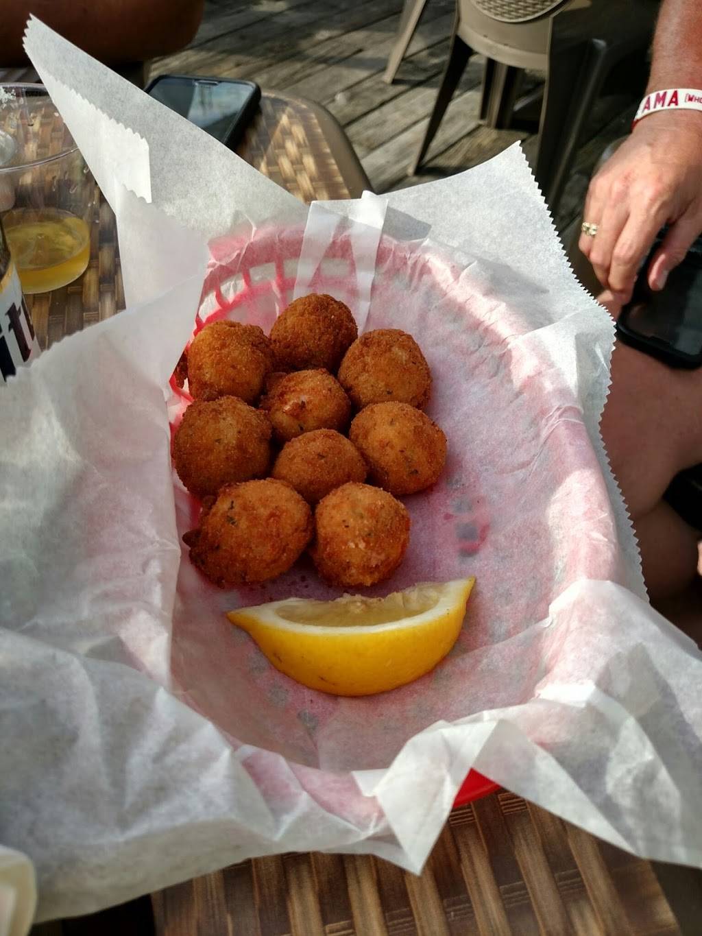 Hard Dock | restaurant | 3755 US-31, Decatur, AL 35601, USA | 2563409234 OR +1 256-340-9234