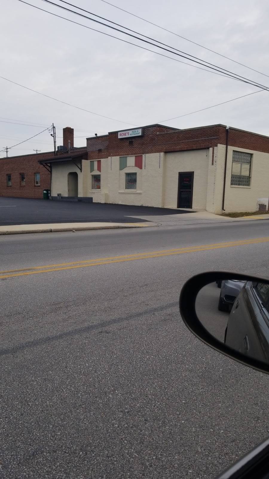 Roses Pizza & Restaurant | restaurant | 701 3rd St, Hanover, PA 17331, USA | 7176322466 OR +1 717-632-2466