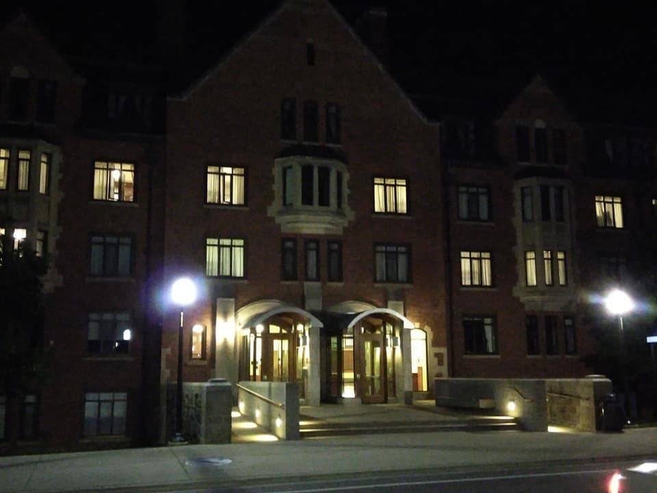 Mosher-Jordan Dining Hall | restaurant | 200 Observatory St, Ann Arbor, MI 48109, USA | 7347642111 OR +1 734-764-2111