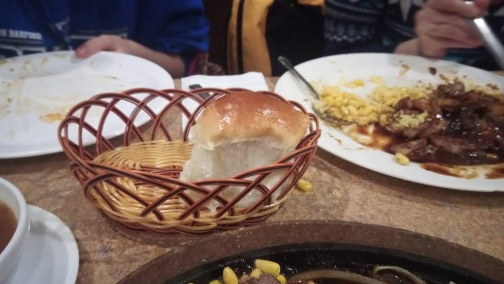 Phoenix Chinese Restaurant | restaurant | 4040 Creditview Rd, Mississauga, ON L5C 4E3, Canada | 9058488222 OR +1 905-848-8222