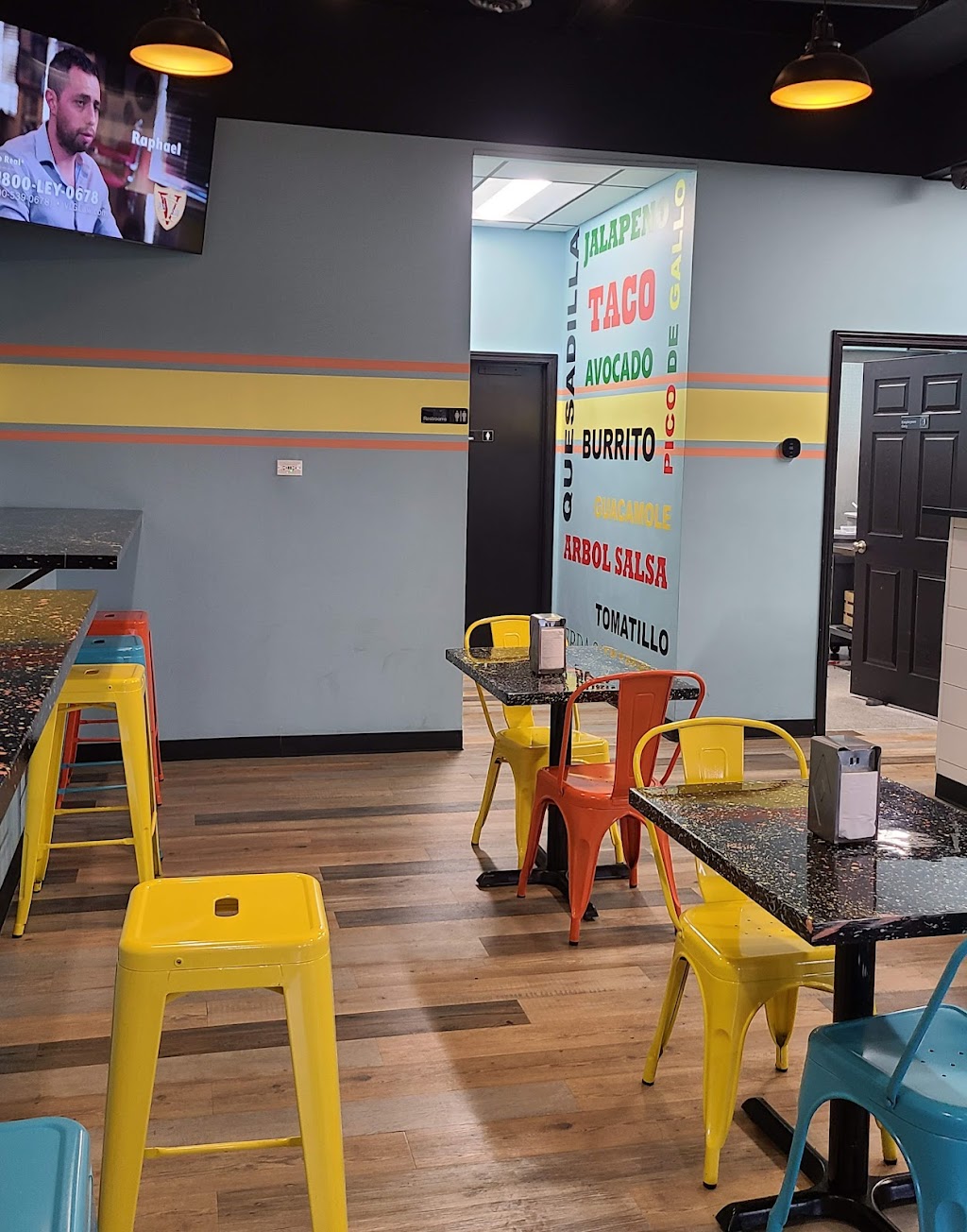 Spin Taco | restaurant | 1005 W Laraway Rd unit 300, New Lenox, IL 60451, USA | 8157178150 OR +1 815-717-8150