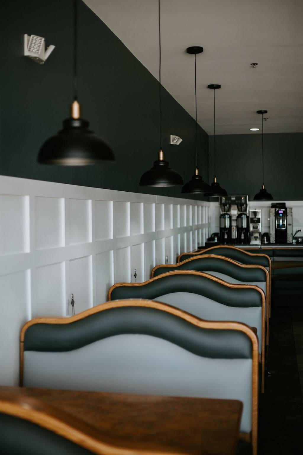 Maple House Cafe | restaurant | 11400 Lincoln Hwy, Mokena, IL 60448, USA | 8154640533 OR +1 815-464-0533