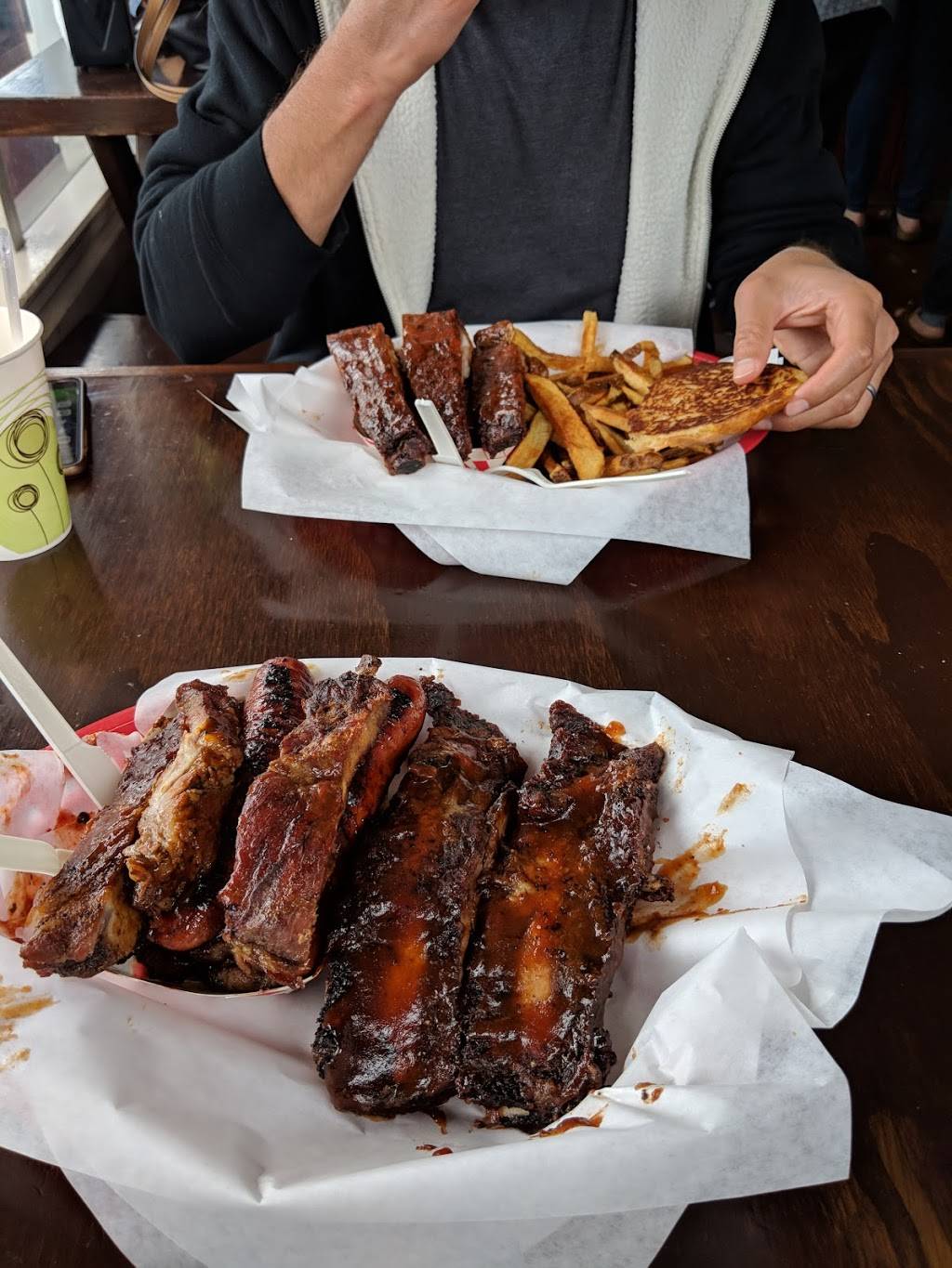 Coles Bar-B-Q | restaurant | 2590 Portola Dr, Santa Cruz, CA 95062, USA | 8314764424 OR +1 831-476-4424