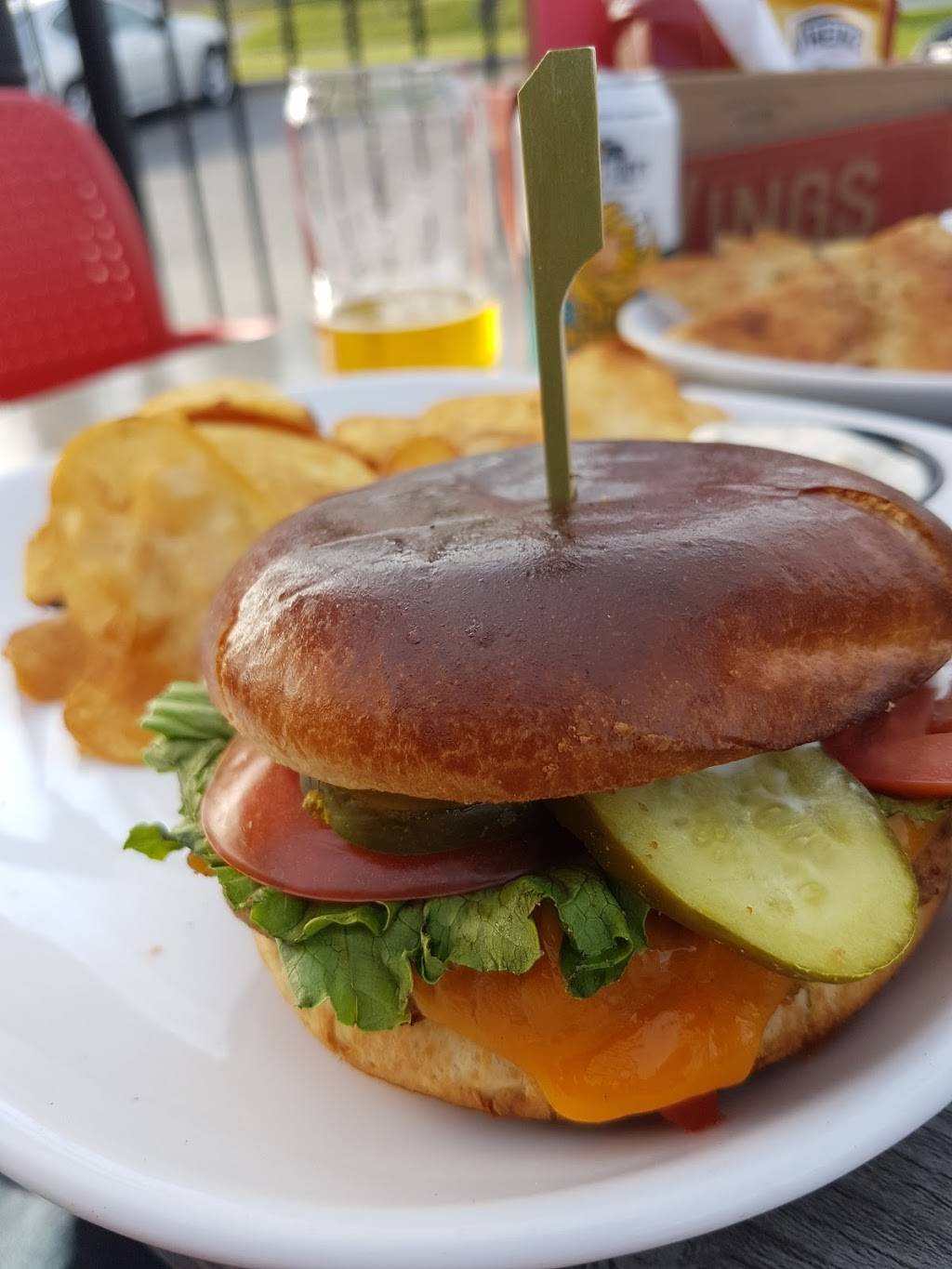 Boston Pizza | restaurant | 227 Dundas St E, Trenton, ON K8V 1L8, Canada | 6133927194 OR +1 613-392-7194