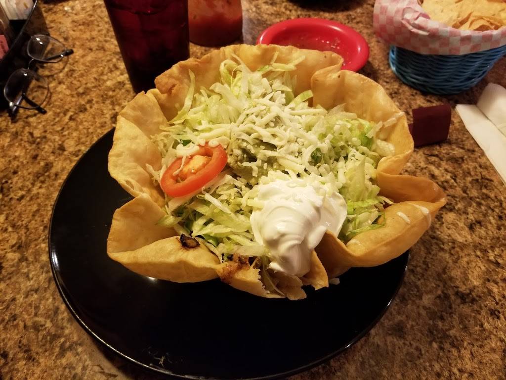 Mis Arcos Mexican Restaurant | restaurant | 1926 S Garrison Ave, Carthage, MO 64836, USA | 4172370547 OR +1 417-237-0547