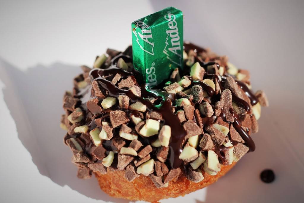 Doughnut Snob | restaurant | 3001 W 5th St, Fort Worth, TX 76107, USA | 6824787373 OR +1 682-478-7373