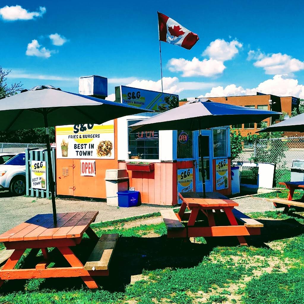 S&G Fries and Burgers | restaurant | 1845 Carling Ave, Ottawa, ON K2A 1C9, Canada | 3438821588 OR +1 343-882-1588