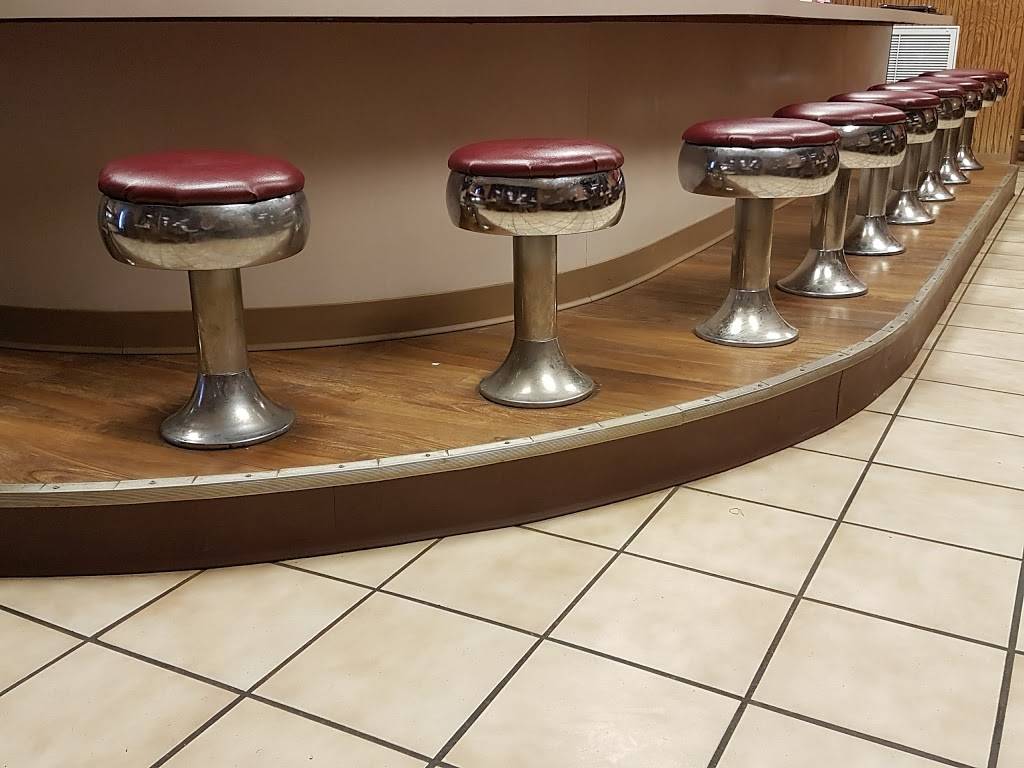 Pizza Place | restaurant | 126 Franklin St, Center Point, IA 52213, USA | 3198492559 OR +1 319-849-2559