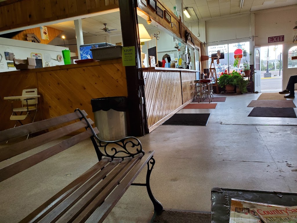 Four Winds Pizza | restaurant | 496 Main St, Walden, CO 80480, USA | 9707238668 OR +1 970-723-8668