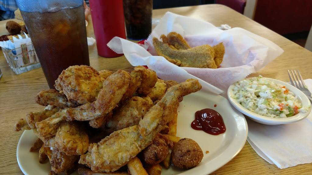 Johnsons Fish House & Diner | restaurant | 329 US-64, Wynne, AR 72396, USA | 8702383536 OR +1 870-238-3536