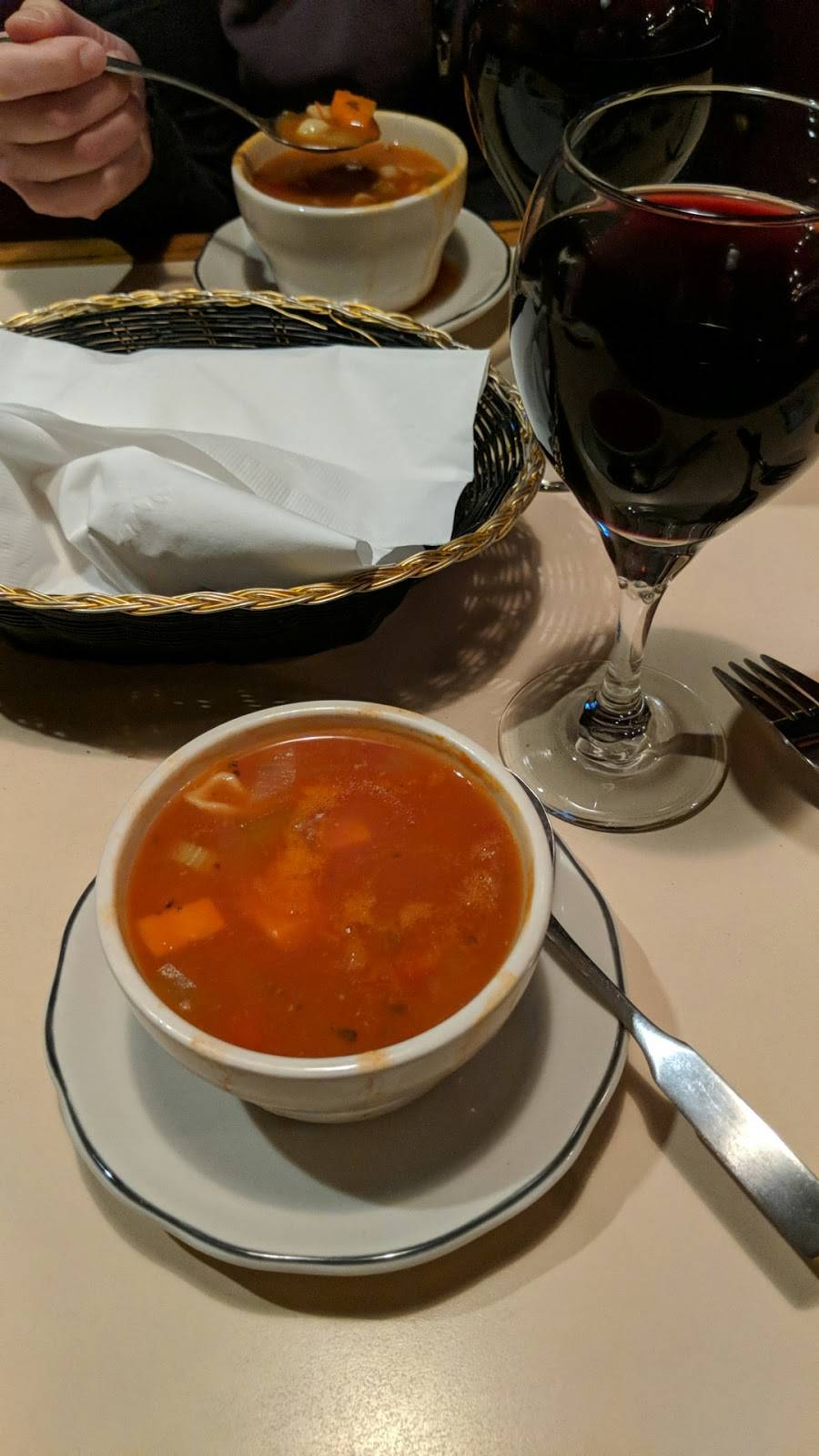 Mt Auburn Grill | restaurant | 645 Mt Auburn St, Watertown, MA 02472, USA | 6179238013 OR +1 617-923-8013