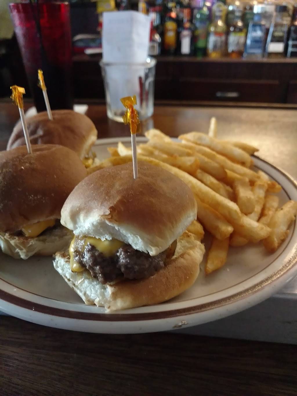 Glengary Inn | restaurant | 1211 Glengary Rd, Wolverine Lake, MI 48390, USA | 2486241868 OR +1 248-624-1868