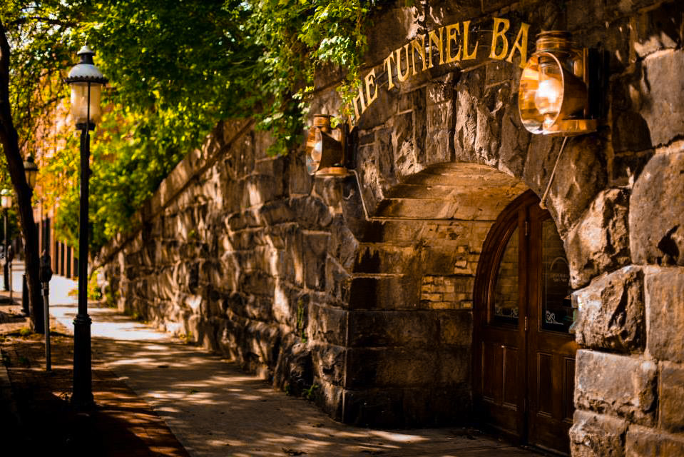 The Tunnel Bar | restaurant | 125 A Pleasant St, Northampton, MA 01060, USA | 4133264151 OR +1 413-326-4151