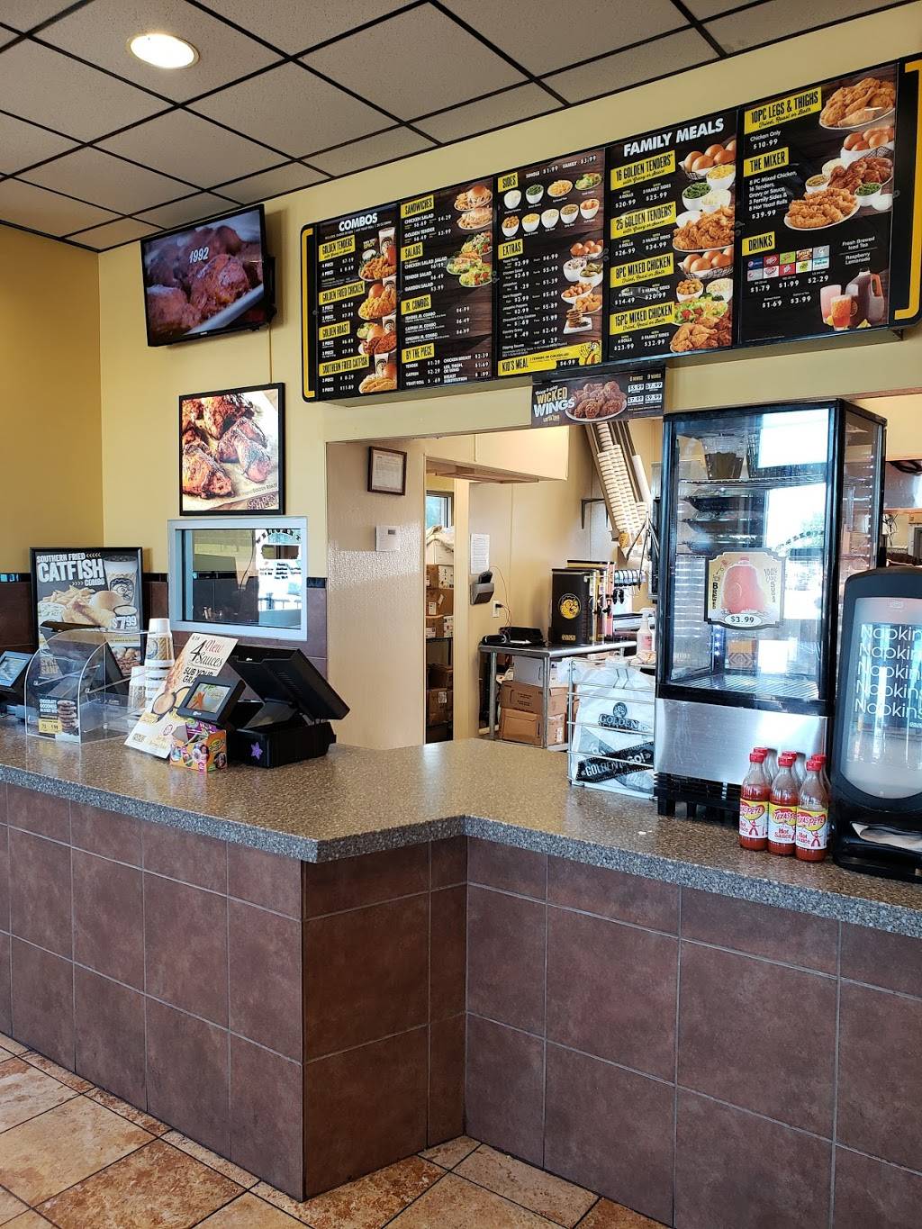 Golden Chick | meal takeaway | 1001 E Davis St, Mesquite, TX 75149, USA | 9723298222 OR +1 972-329-8222