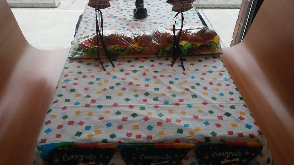 Subway | meal takeaway | 3850 S Noland Rd, Independence, MO 64055, USA | 8162520550 OR +1 816-252-0550