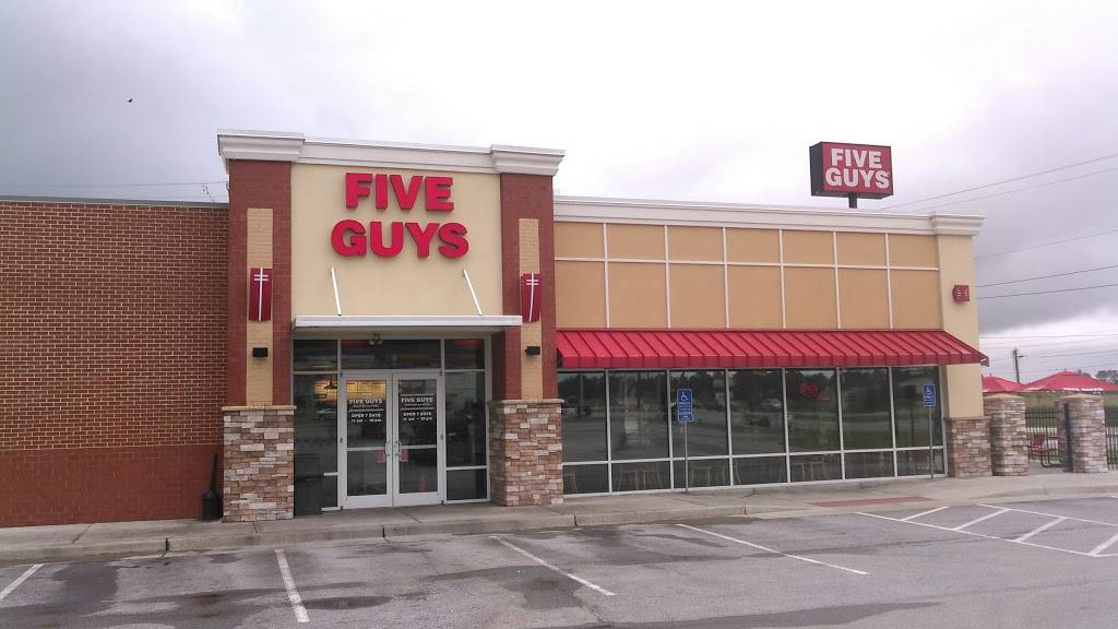 Five Guys | meal takeaway | 1015 E Atlantic St, South Hill, VA 23970, USA | 4345843483 OR +1 434-584-3483