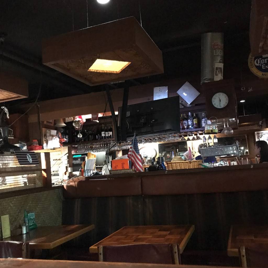 Henry Louis Restaurant | restaurant | 2850 Paa St, Honolulu, HI 96819, USA | 8088333728 OR +1 808-833-3728